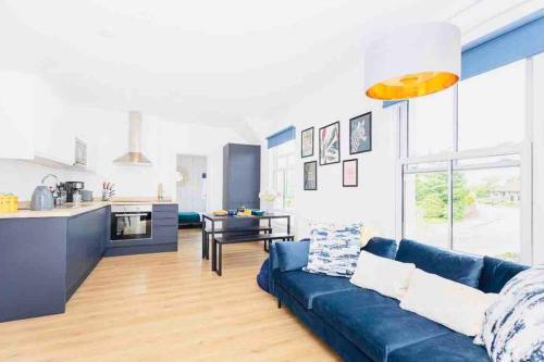 Sleeps 6 The Lovely Lymington Lock off — 4-Star Luxury Hotel in Lymington, United Kingdom