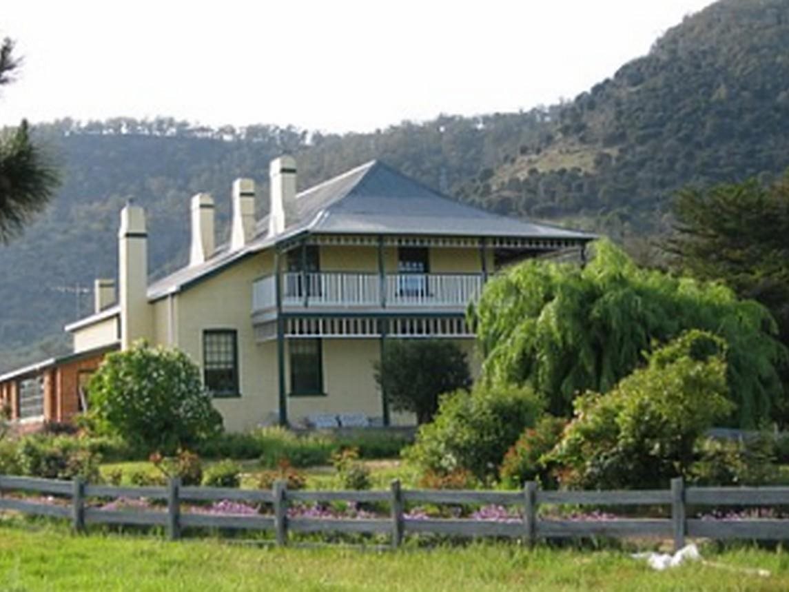 Stanton Bed and Breakfast — 4-Star Luxury Hotel in New Norfolk, Australia