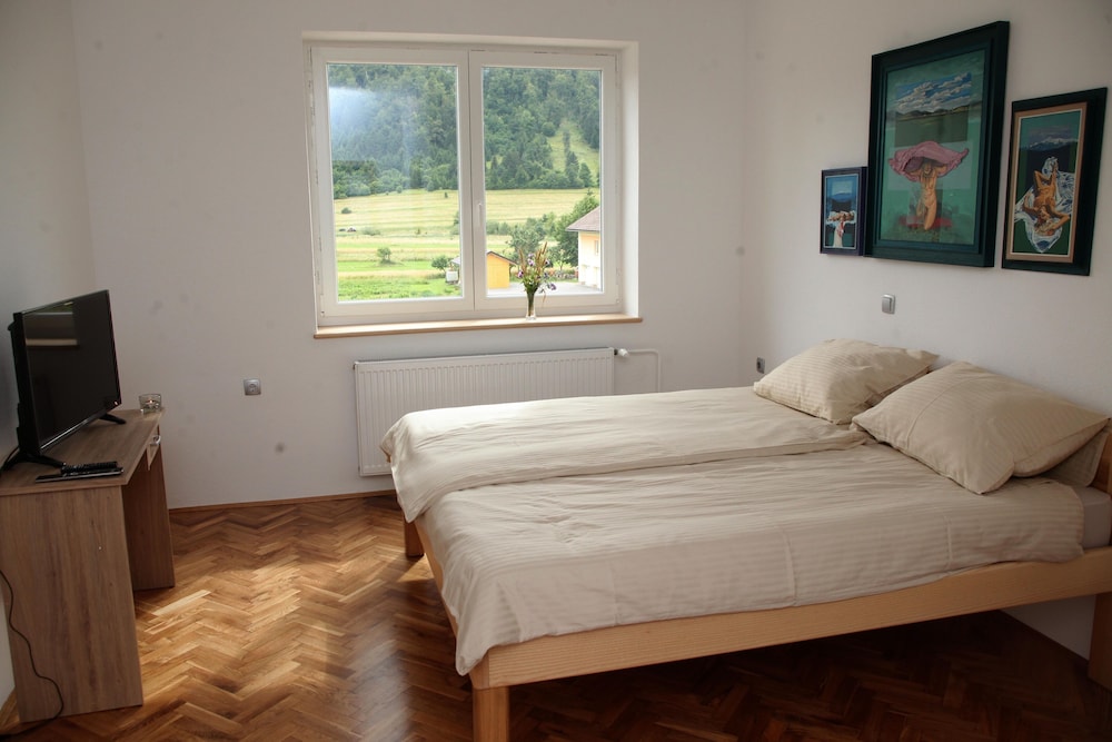 Prenocisca Miklavcic in Nova Vas, Slovenia