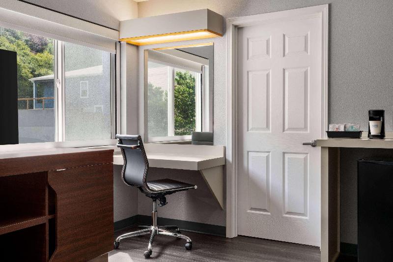 Travelodge by Wyndham Depoe Bay - photo 51