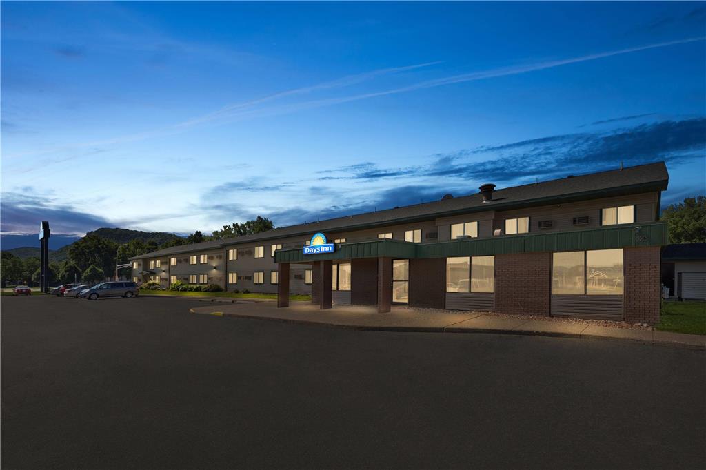 Days Inn by Wyndham Winona - photo 8