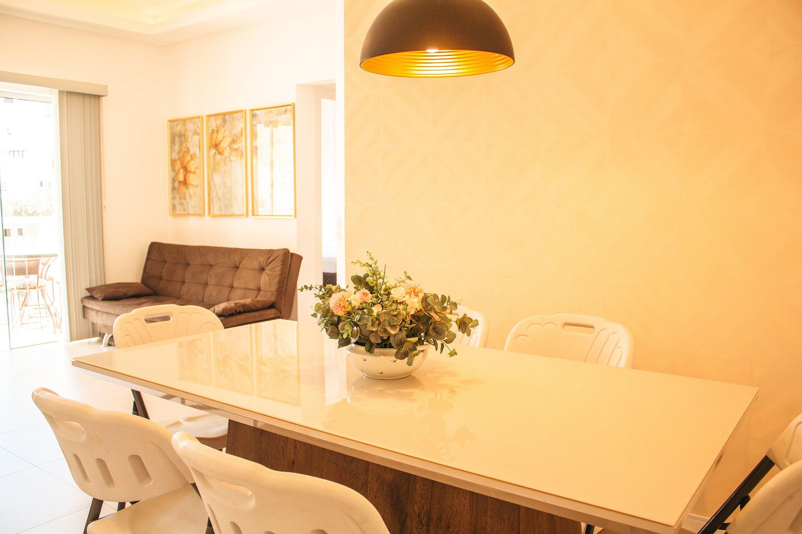 1066 Apartamento no centro a 100mts do mar