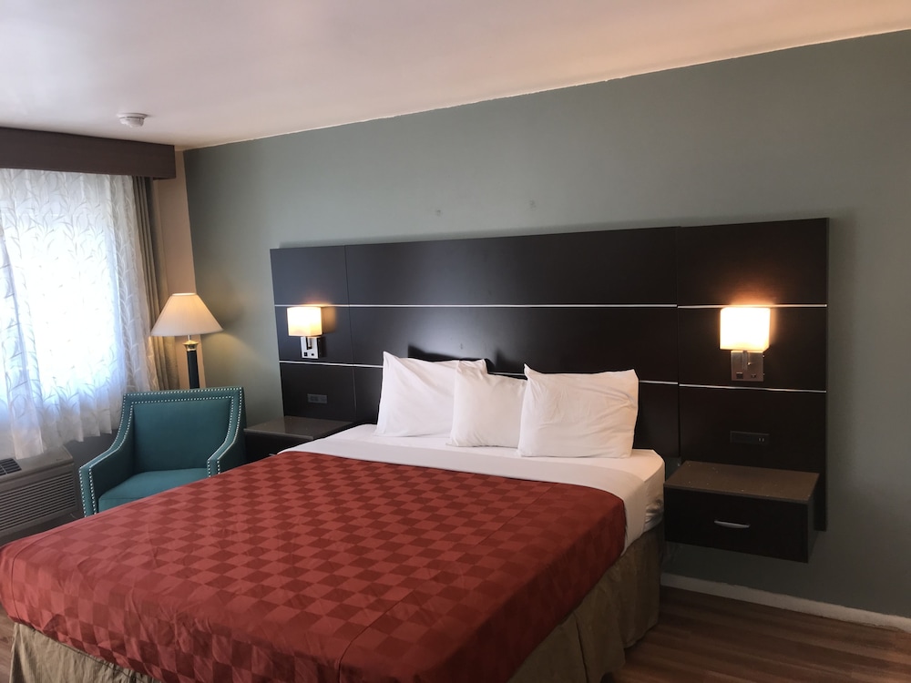 Olive Tree Inn & Suites by Howard Johnson WYNDHAM - photo 8