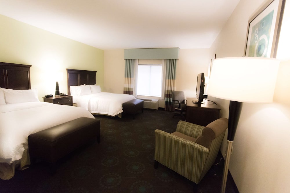 Hampton Inn & Suites Middlebury - photo 8