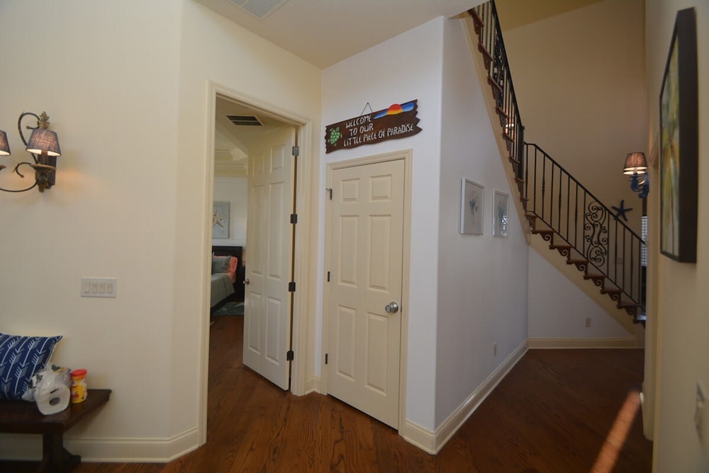 Ocean View Paradise Steps away from the Beach Will Accommodate Up To 10 People including 1 3 Fa - photo 25