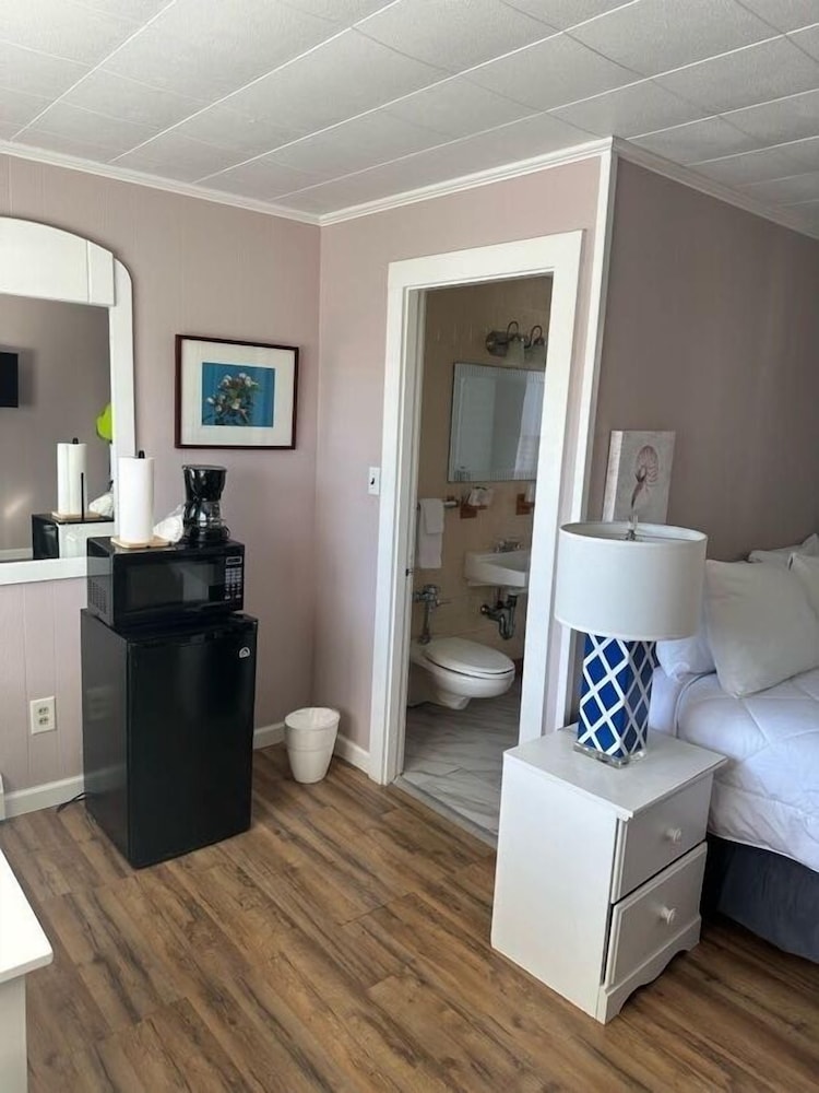 Vineyard Harbor Motel Private Beach - photo 201