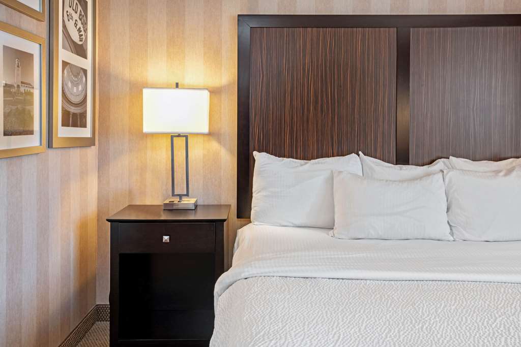 La Quinta Inn & Suites by Wyndham Boise Towne Square - photo 32