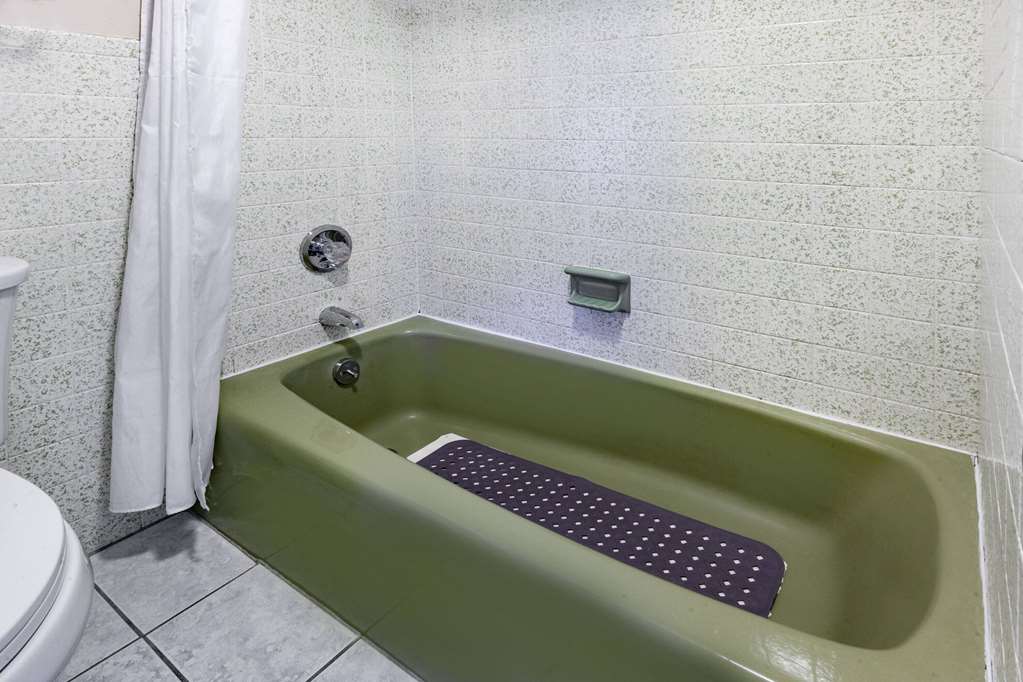 Days Inn & Suites by Wyndham St. Ignace Lakefront - photo 35
