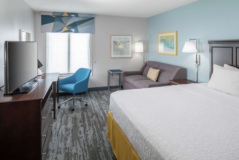 Hampton Inn & Suites Miami Doral Dolphin Mall - photo 9