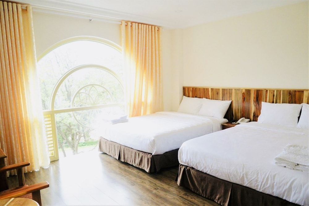 Lake View Hotel - last minute hotel in Da Lat