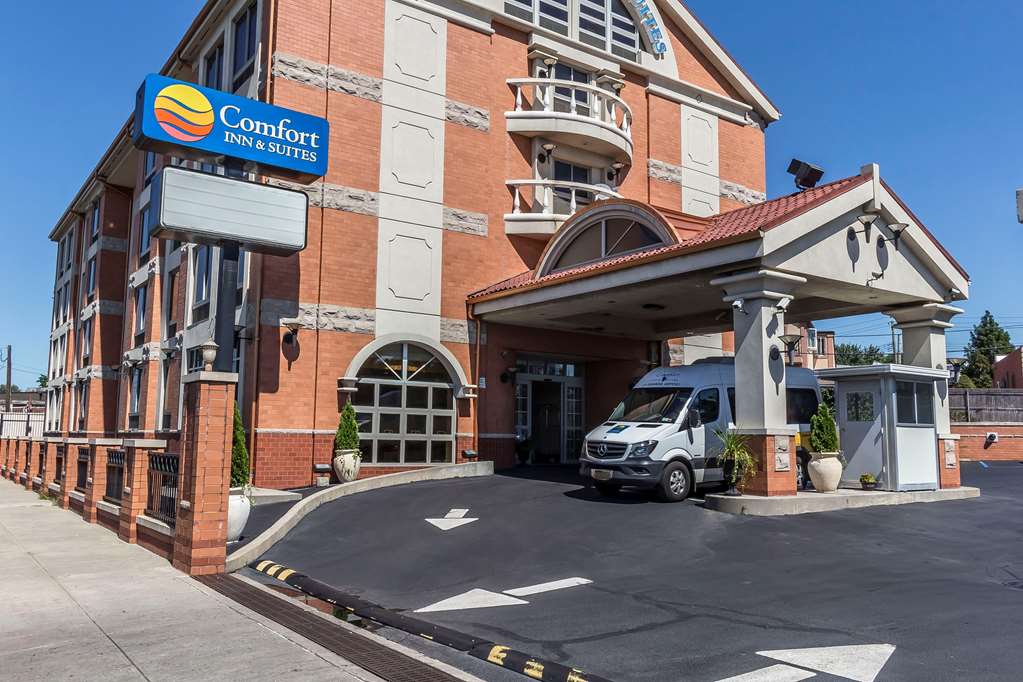 Comfort Inn & Suites LaGuardia Airport - photo 3