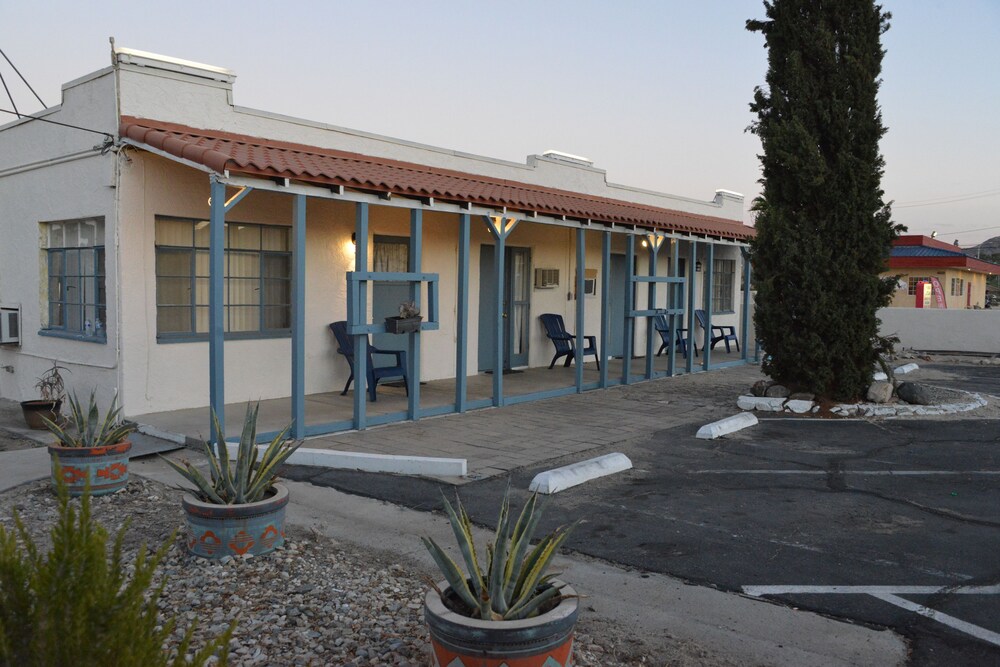 Mojave Trails Inn and Suites - photo 29