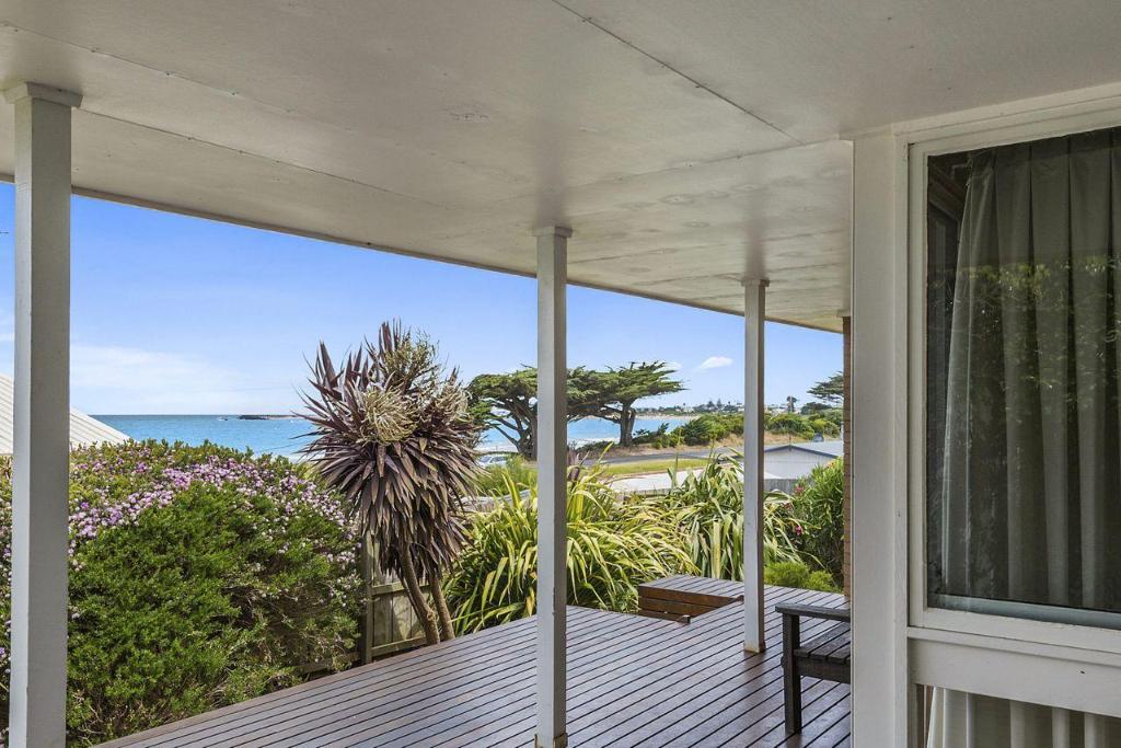 SeaEsta Room for all the Family BYO Linen in Apollo Bay, Australia