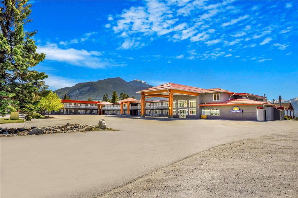 Days Inn by Wyndham Golden in Golden, Canada