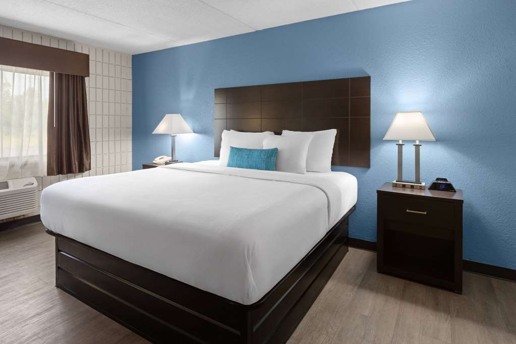 Baymont Inn and Suites by Wyndham Farmington MO - photo 17