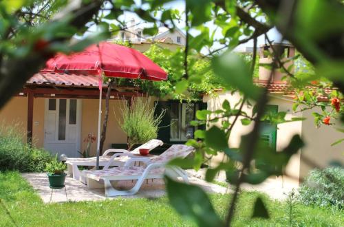 Apartment Taja cijela kuća i vrt samo za vas — 4-Star Luxury Hotel in Split, Croatia