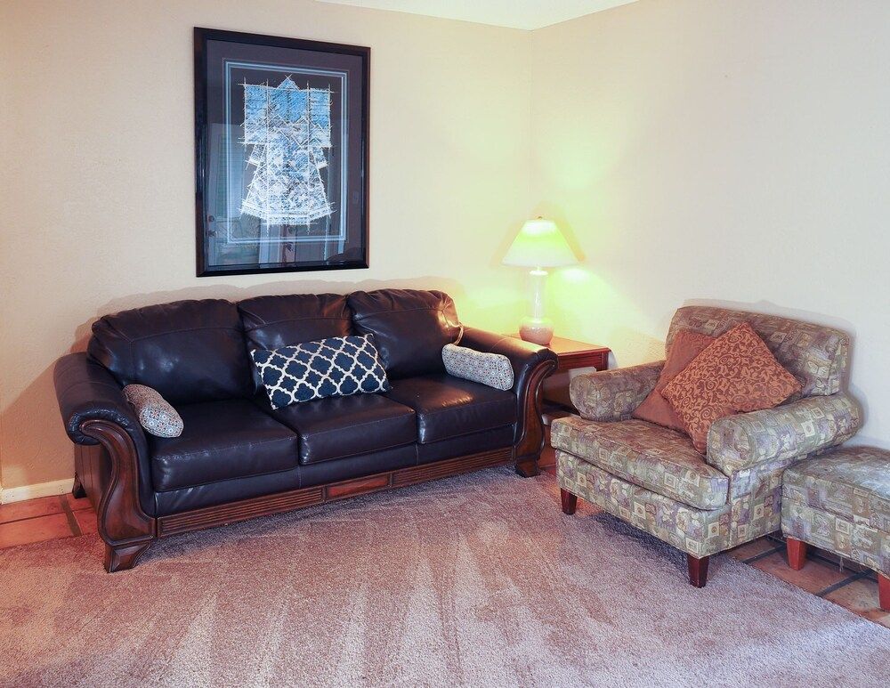 Tuscany Manor Resort - photo 13