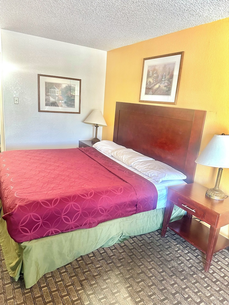 Weatherford Heritage Inn - photo 8