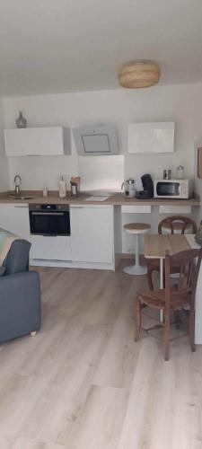 L'appentis - carbon neutral hotel in Unknown City