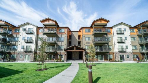 H4N Furnished Apartments Near JBLM — 4-Star Luxury Hotel in Lakewood, United States