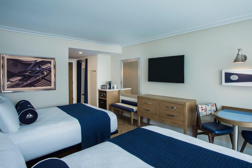 Hutchinson Shores Resort & Spa - photo 12