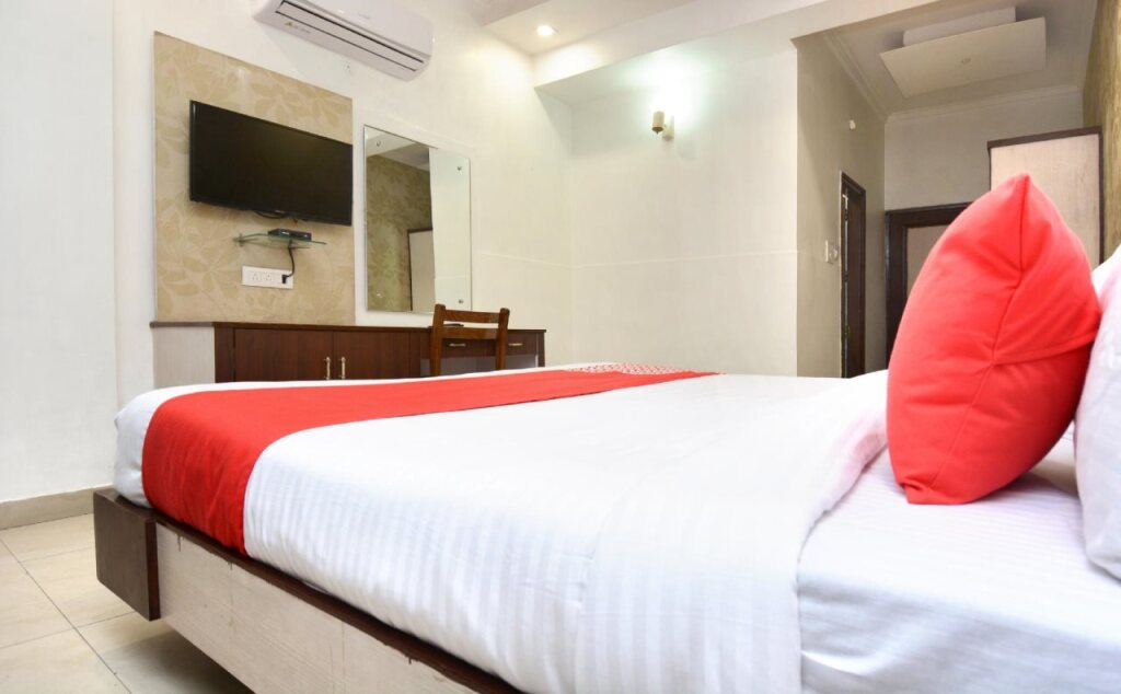 OYO Flagship 29078 Hussainpura Hukam Singh Road
