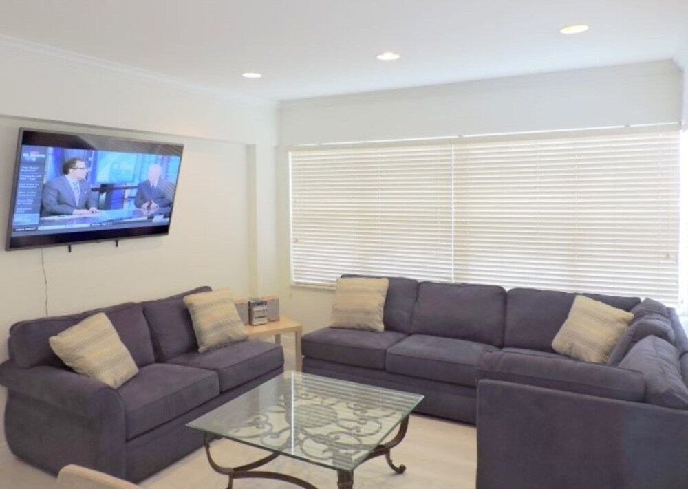Windwood Beachside 303 on Hollywood Beach 3 2 for 8 Pool - photo 11