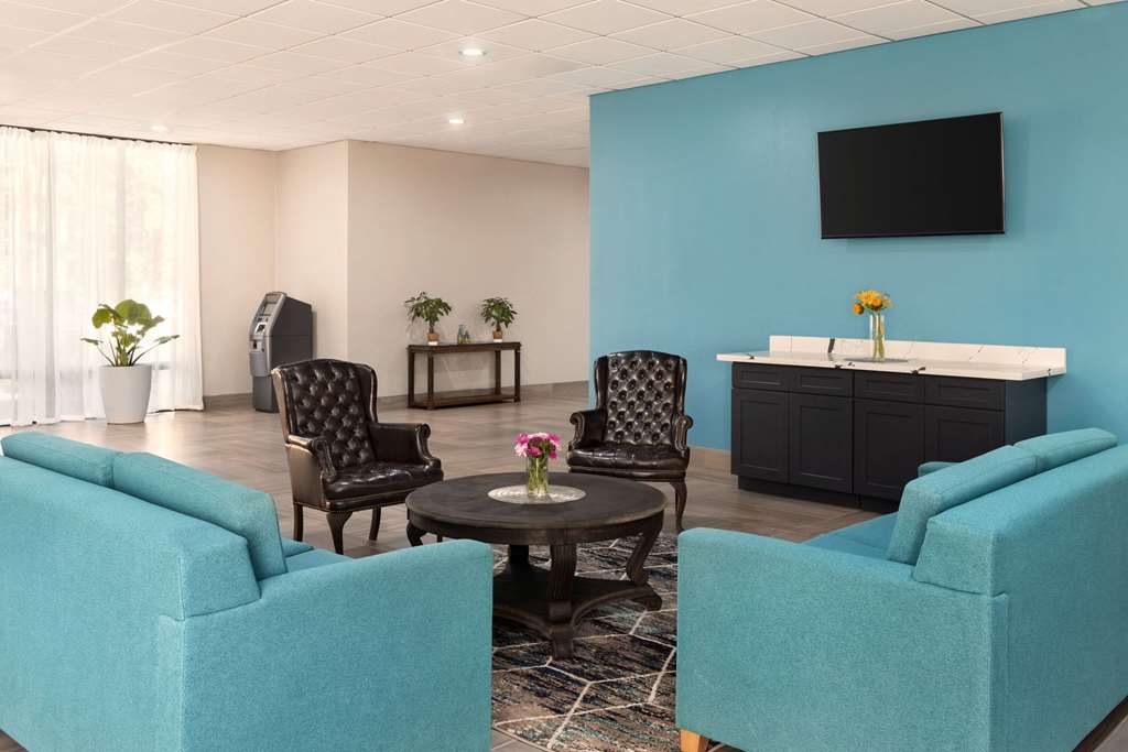 Days Inn by Wyndham McComb MS - photo 8