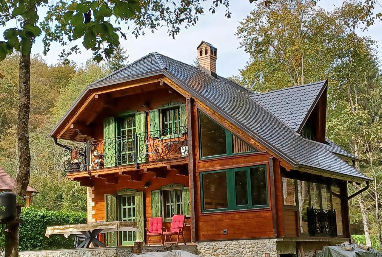 Kuća za odmor uz rijeku Slapnica u Parku prirode Žumberak finska sauna i jacuzzi — 4-Star Luxury Hotel in Krasic, Croatia
