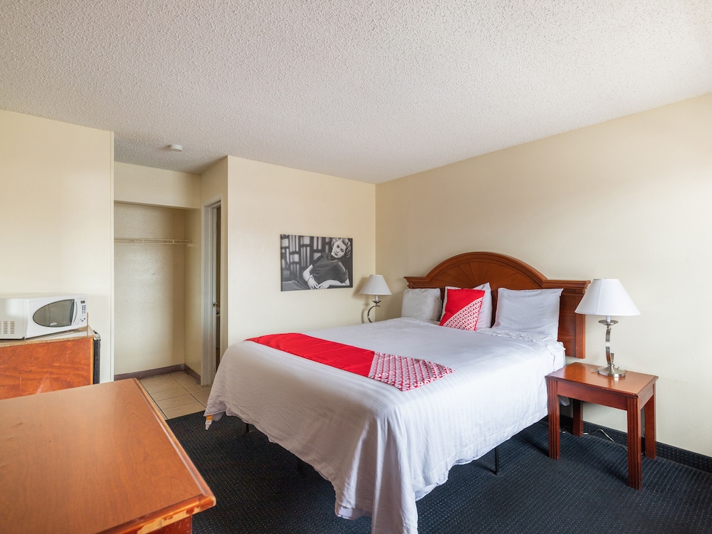 OYO Hotel San Antonio Lackland near Seaworld - photo 8