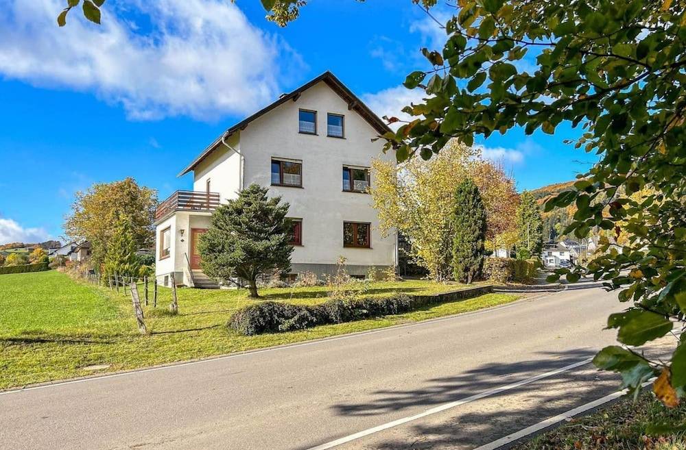 Grosses Haus mit Eigenem Garten in Medebach