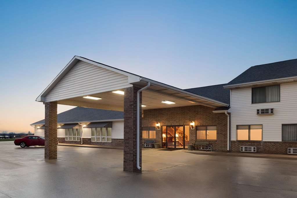 Super 8 by Wyndham Bethany MO - photo 2