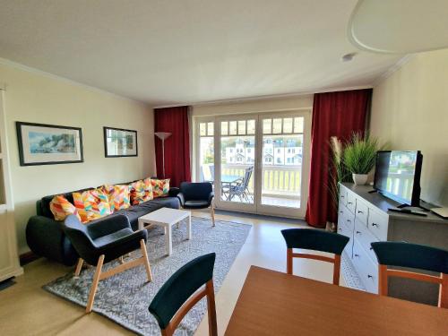 Dünenpark Binz Komfort Ferienwohnung mit 1 Schlafzimmer und Balkon im Obergeschoss 019 — 4-Star Luxury Hotel in Ostseebad Binz, Germany