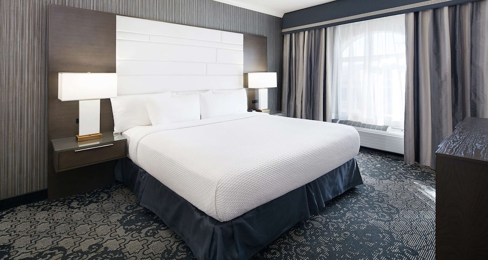Best Western Plus Abbey Inn - photo 30