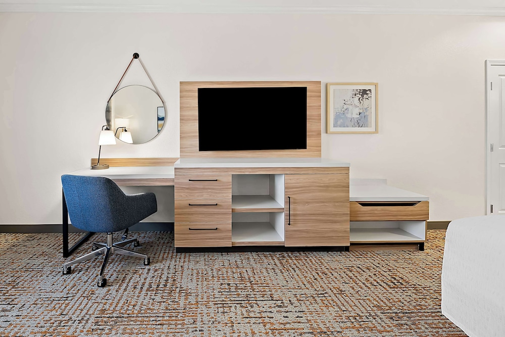 Hampton Inn Morgan Hill - photo 4