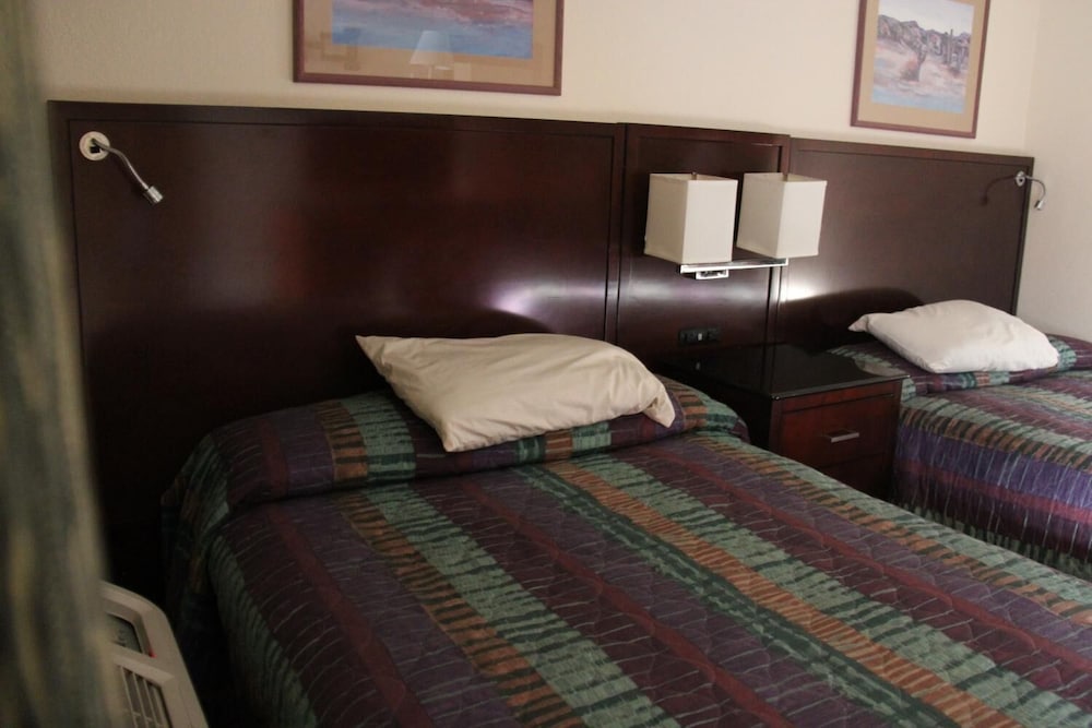 Economy Inn Safford - photo 14