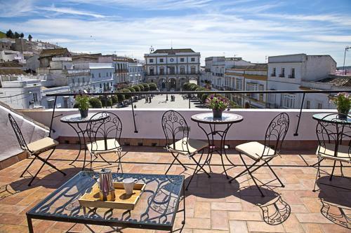 Apartamentos La Casa de la Alameda — 4-Star Luxury Hotel in Medina Sidonia, Spain