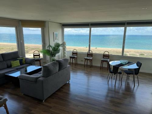 Spacious Apartment in Valencia with Sea View 160 sqm — 4-Star Luxury Hotel in Valencia, Spain