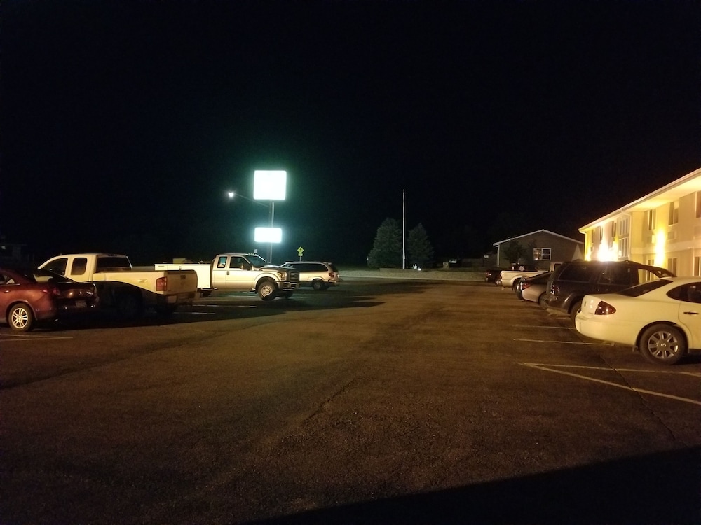 Bilmar Inn & Suites Dell Rapids Near Sioux Falls - photo 175