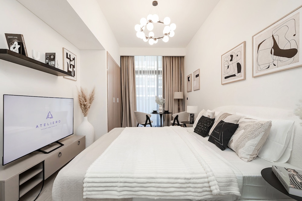 Modern studio in Azizi Riviera — 4-Star Luxury Hotel in Dubai, United Arab Emirates