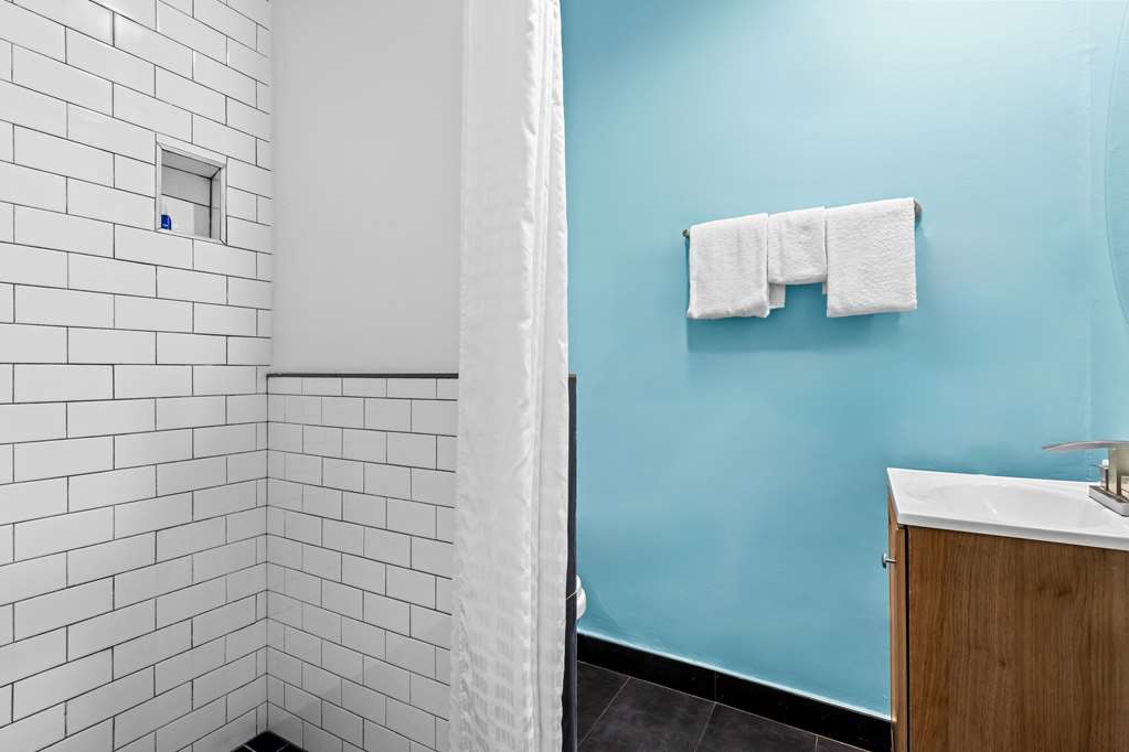 Rodeway Inn & Suites North Hollywood Burbank Airport Universal Area - photo 17