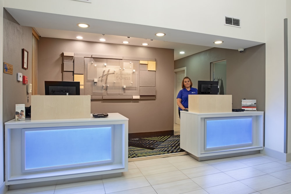 Holiday Inn Express Yreka Shasta Area by IHG - photo 40
