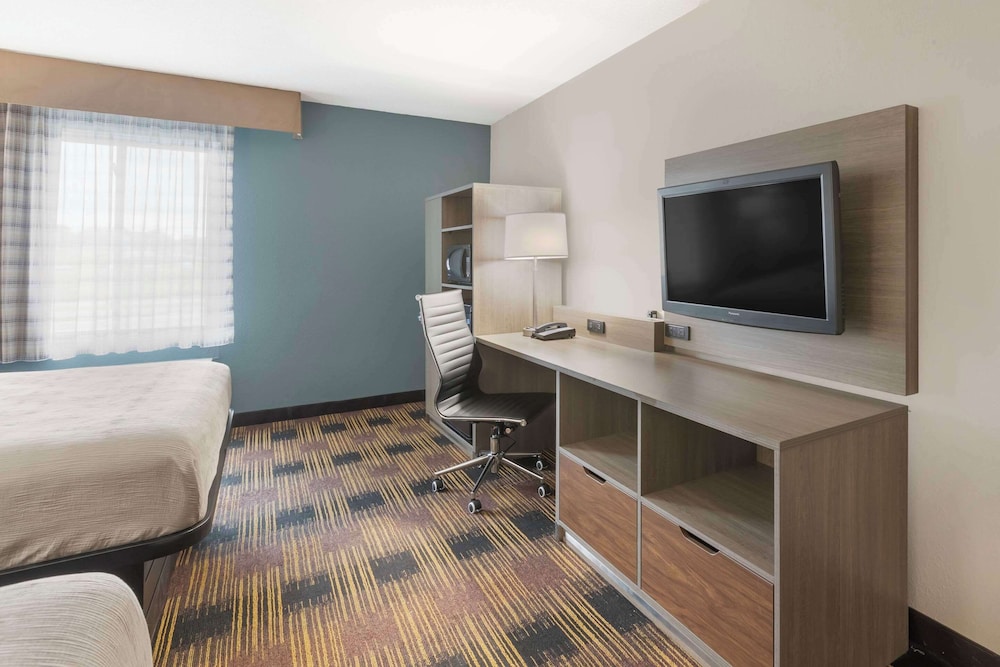 Quality Inn Newton at I 80 - photo 25
