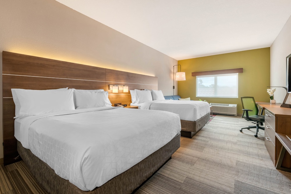 Holiday Inn Express & Suites Moundsville by IHG - photo 13