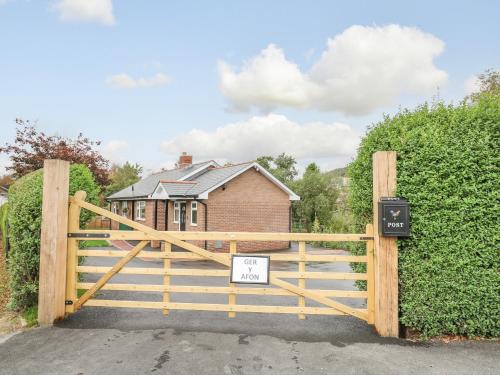 Ger Yr Afon Cottage — 4-Star Luxury Hotel in Rhayader, United Kingdom