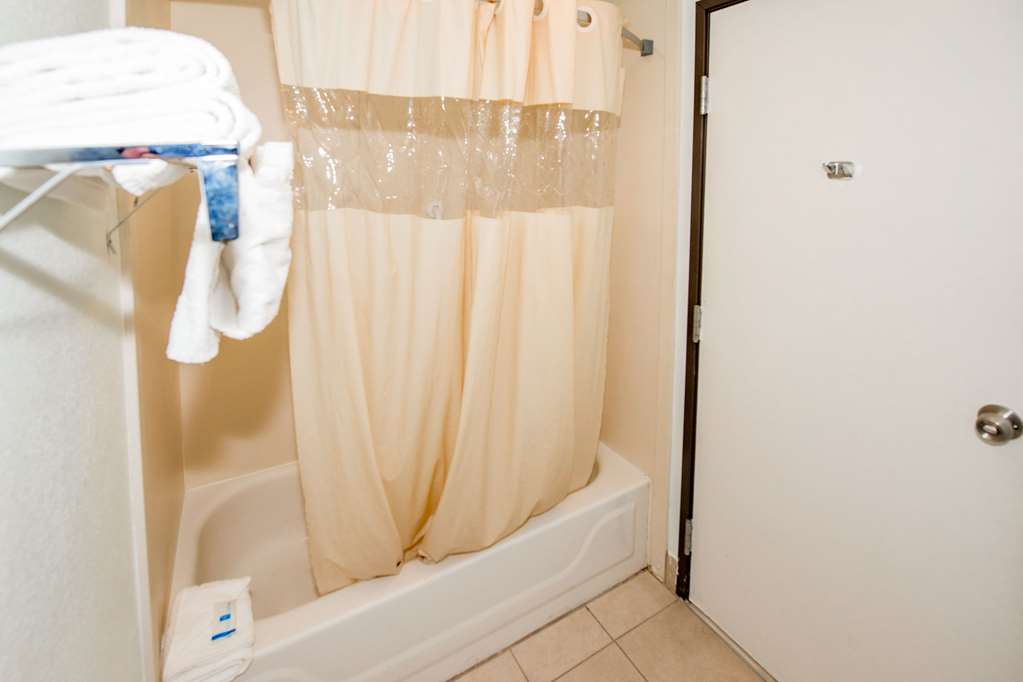 Rodeway Inn Central Colorado Springs - photo 13