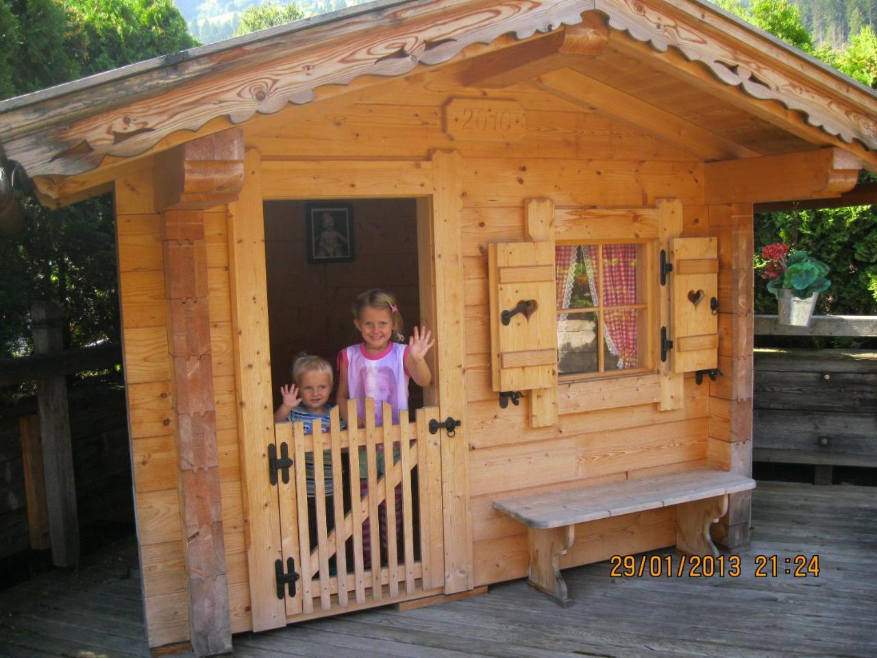 Ferienwohnungen Jutta — 4-Star Luxury Hotel in Kaltenbach, Austria