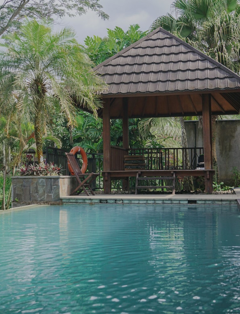 Jambu Klutuk Resort — hotel in Temanggung