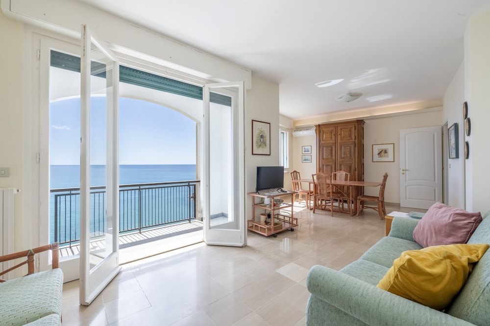 The Sound of the Sea by Wonderful Italy — 4-Star Luxury Hotel in San Remo, Italy
