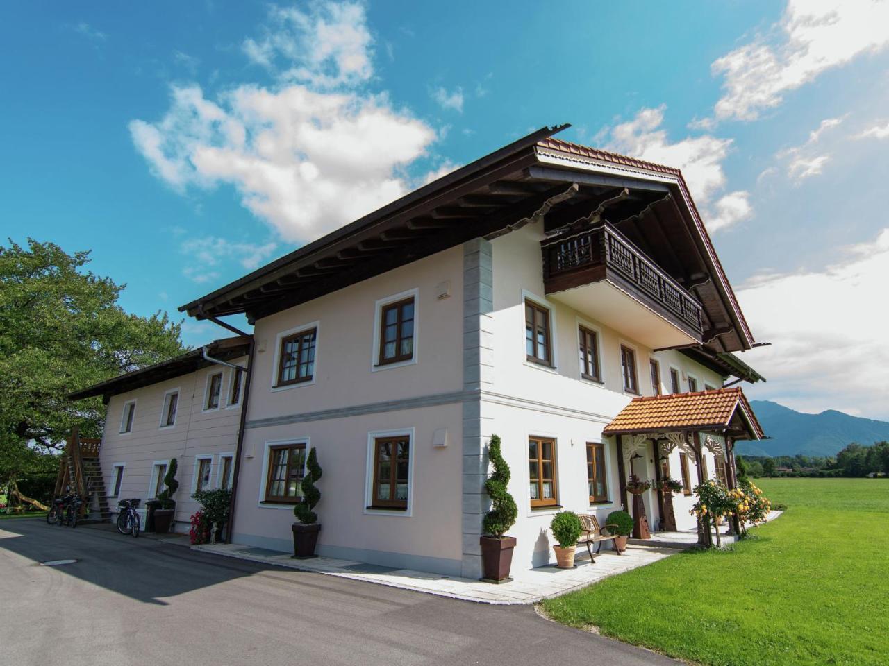 Quaint Holiday Home in Feldwies near Ski Area — Ubersee — photo 3
